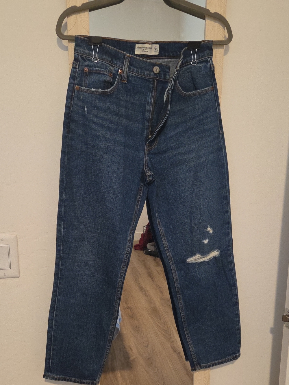 Abercrombie & Fitch The Mom High Rise Light Distress Jeans
